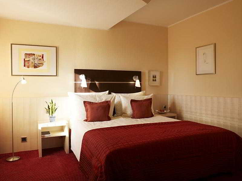 Hotel Uhu Garni Cologne Extérieur photo