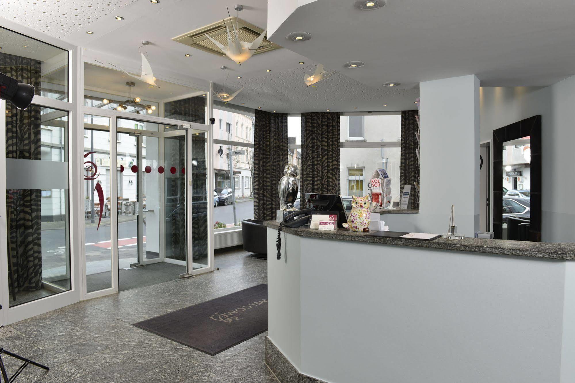 Hotel Uhu Garni Cologne Extérieur photo